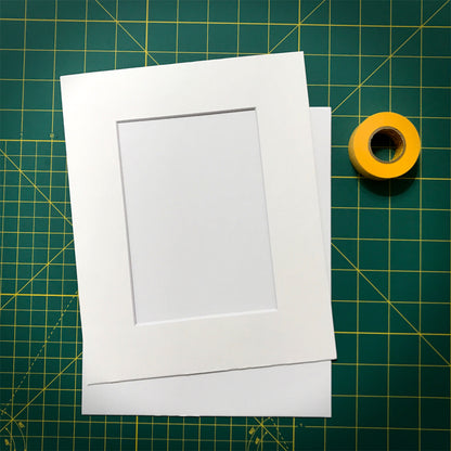 Jenseits der Berührung | Porträt in Mischtechnik, 5×7